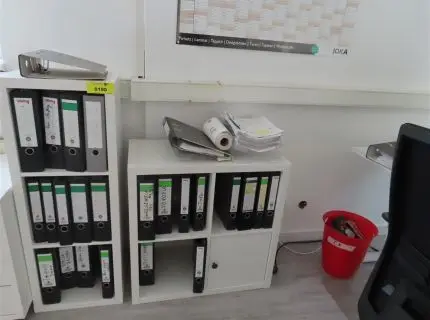 1 scaffale a cubi, in 2 parti, 7 scomparti