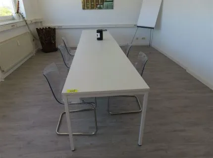 1 masă de conferință, din 2 părți, incl. 4 scaune de conferință, plastic transparent