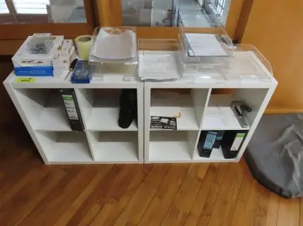 2 scaffali cubici, 4 scomparti