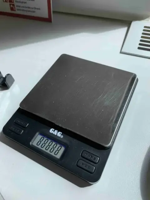 Поштові ваги G&G / дірокол / Cube