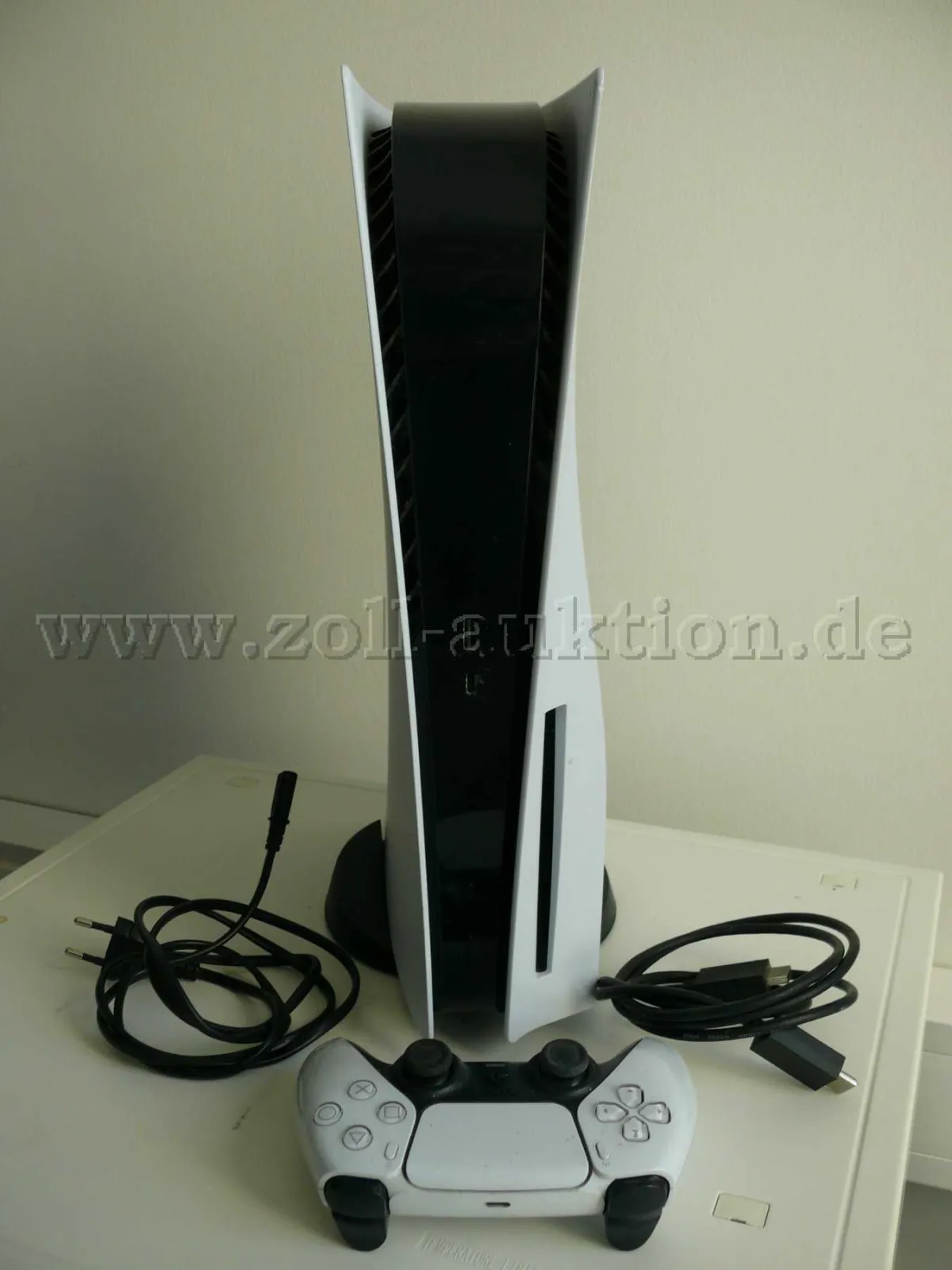 1 Sony Playstation 5 version disque 825 Go avec 1 manette