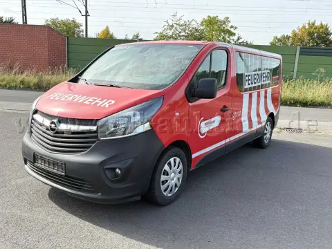 1 Opel Vivaro-B (खराब), संभवतः इंजन क्षति / दमकल विभाग का सेवा वाहन