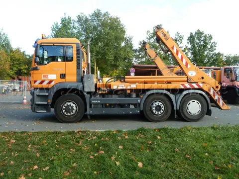1 MAN TGA 26.320 6x4H/4 BL kamion s izmjenjivim sandukom