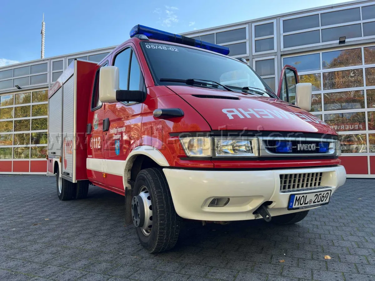 1 vatrogasno vozilo IVECO TSF-W s pumpom