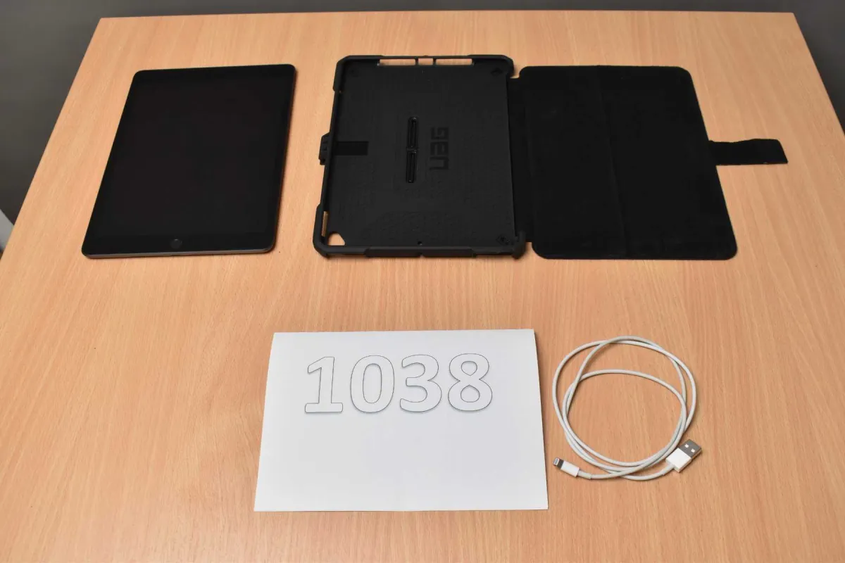 1台Apple iPad第7代 A2197 32 GB 10.2英寸（25.91厘米）