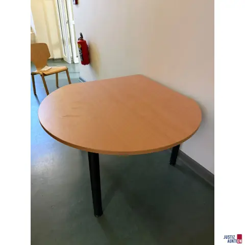 Toplantı alanı olarak damla formunda ek masa