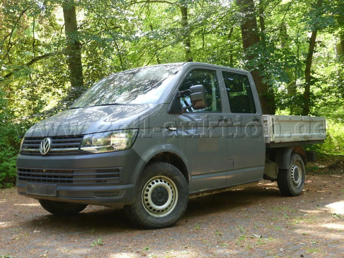 1辆Volkswagen T6 2.0 TDI 4Motion长轴平板双排座*拖车钩*差速锁
