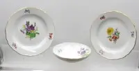 2 kakefat og en underskål, Meissen, sverdmerke, dekor "Bunte Blume", fin blomstermaling og gullkant, hver 1. sortering, D-18cm og 14cm