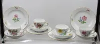 4套三件套餐具，Meissen，剑标，"Bunte Blume"装饰，精细花卉绘画和金边，各为1级品，杯高6.5厘米