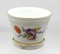 花盆带托盘，Meissen，剑标，«Bunte Blume»装饰，精细花卉绘画和金边，各为1级品，托盘有使用痕迹，约高12厘米，直径16厘米