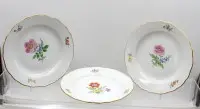 3 stk. kakefat, Meissen, sverdmerke, dekor «Bunte Blume», fin blomstermaling og gullkant, hver 1. sortering, diam. 19,5 cm