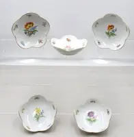 5 konfektskåler, Meissen, sverdmerke, dekor «Bunte Blume», fin blomstermaling og gullkant, 1. sortering, D-14cm H-4cm