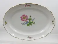Platou oval, Meissen, marcă cu săbii încrucișate, decor „Bunte Blume”, pictură fină cu flori și margine aurie, sort 1, 36 x 26,5cm
