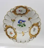 Farfurie de paradă, Meissen, mărci încrucișate, pictură fină cu flori și decor auriu, forma B, calitatea 1, aprox. diam. 24 cm