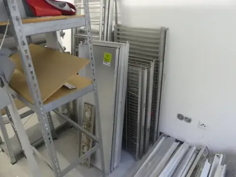Lote de piezas de estantería