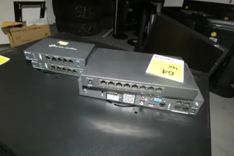 4x TP-Link Switch