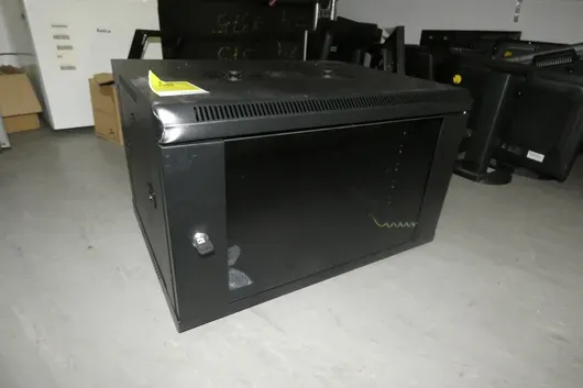 KOSCOM 19'' fali szekrény