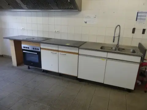 طقم مطبخ مع أجهزة