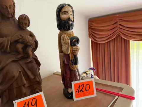 Figure en bois / saint avec clé - figure sacrée sculptée