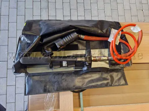 1 küçük makaslı (pedallı kesici) hidrolik el pompası Hurst Jaws of Life