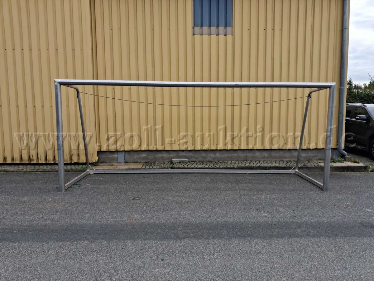 1 poartă de fotbal