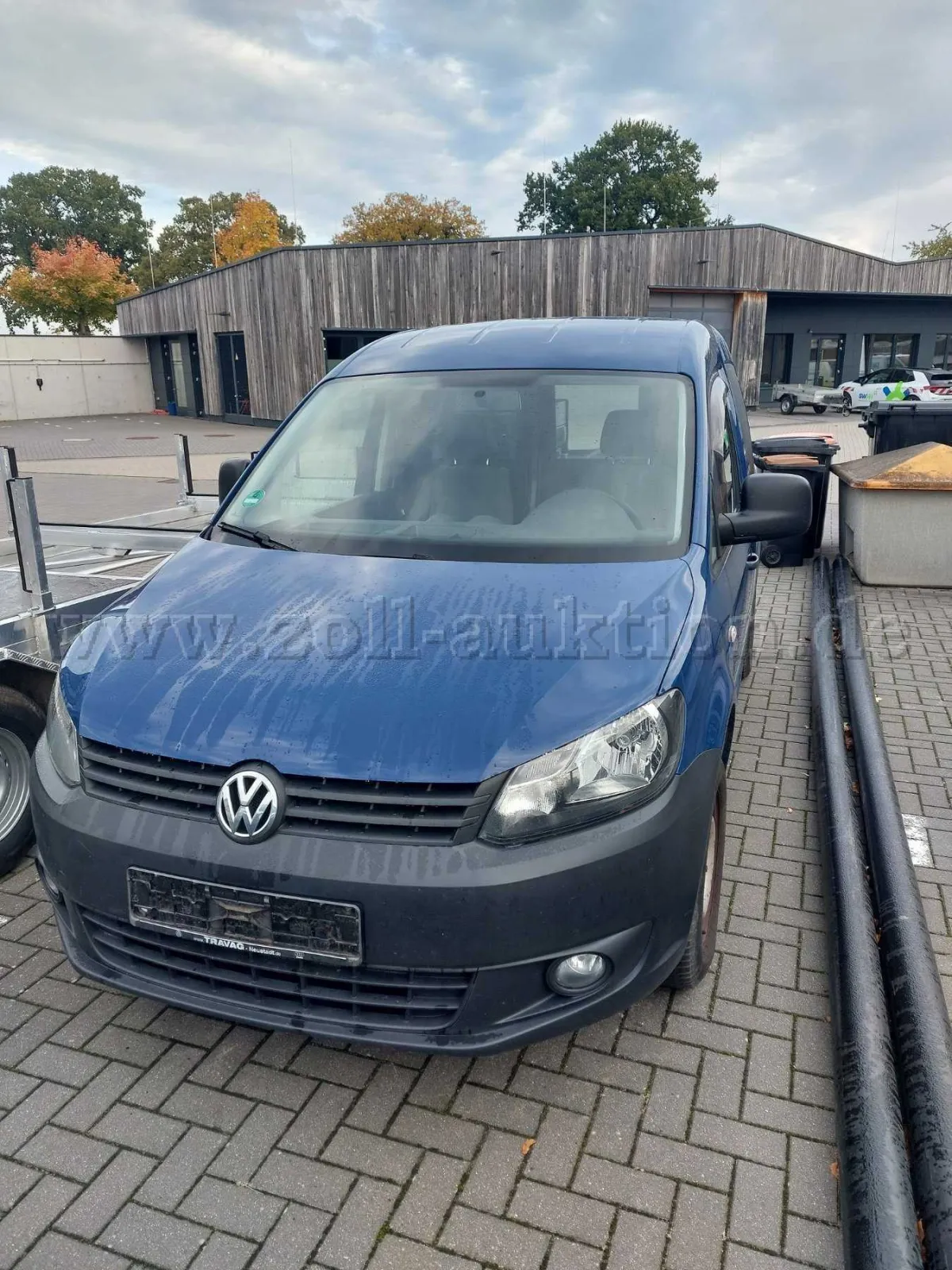 1 kék Volkswagen Caddy, benzin
