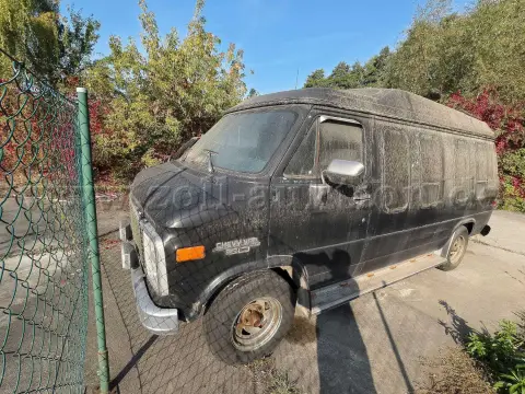 1 辆 GMC Van G20 厢式车