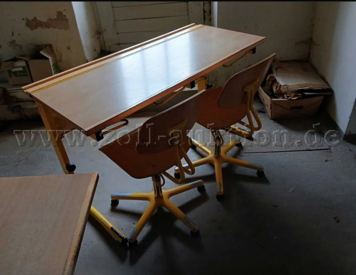 1 parti af skoleborde + skolestole Project til skole- og institutionsindretning