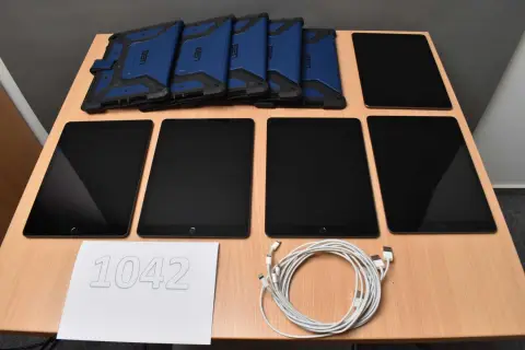 5 Apple iPad الجيل السابع A2197 32 غيغابايت 10.2" (25.91 سم)