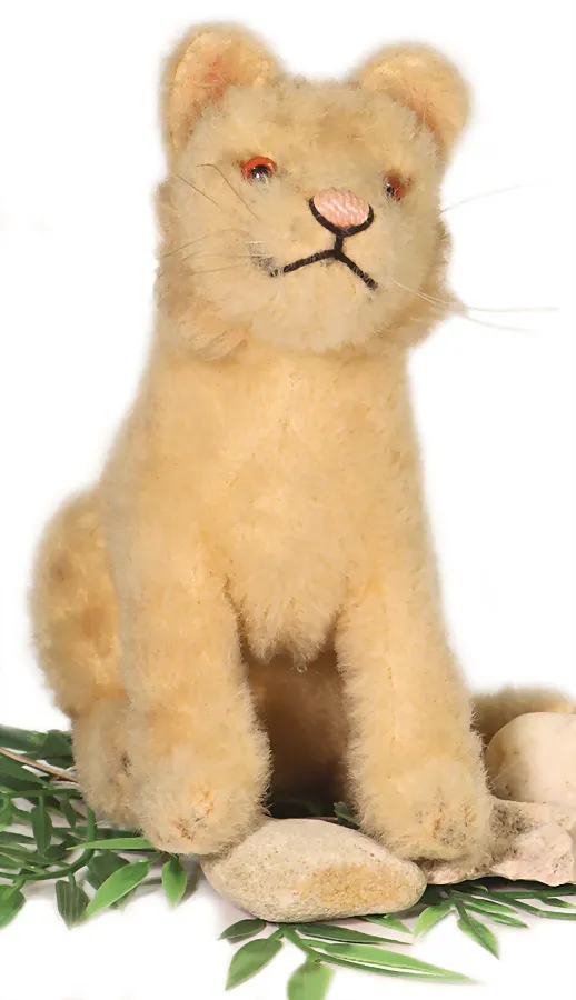 STEIFF – petite lionne en peluche de laine