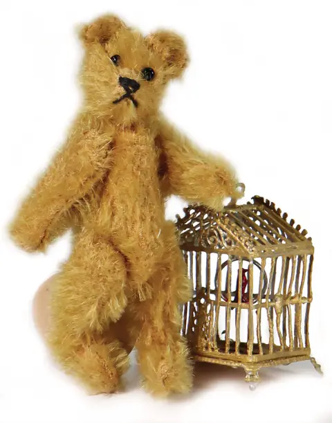 STEIFF – petit ours en peluche jaune doré