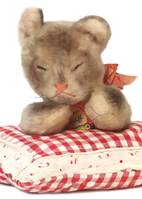 STEIFF – chat siamois Siamy couché
