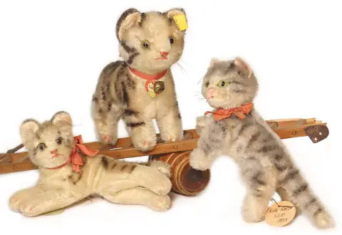 STEIFF – 3 pièces chats Steiff