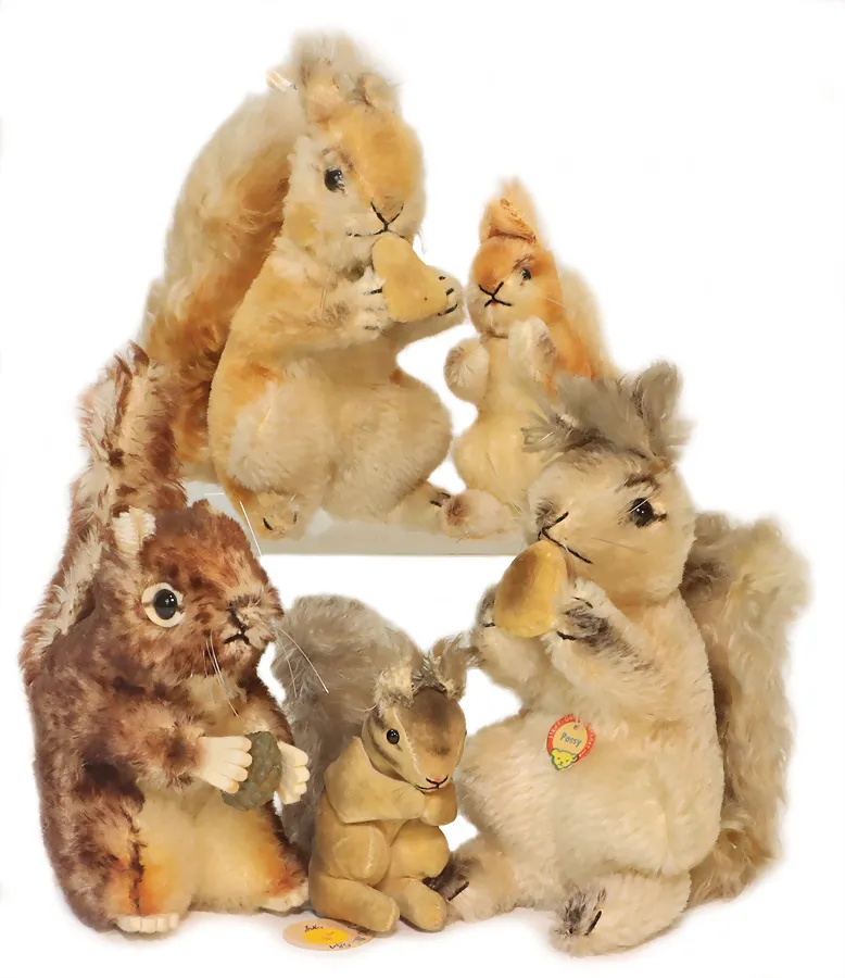 STEIFF – set van 5 Steiff eekhoorns