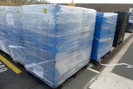 2 palés de cajas plegables, azules
