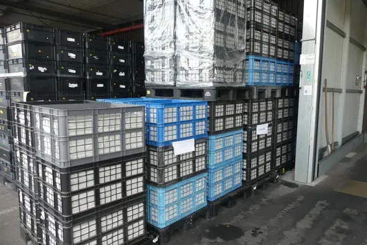2 raklap láda méhsejt lemezekkel