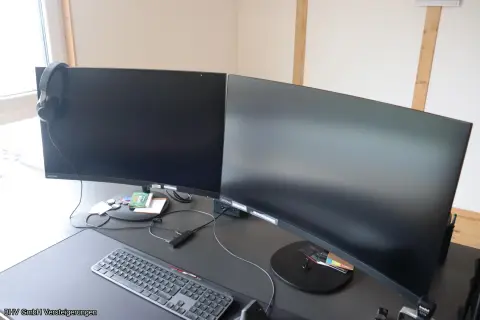 TFT-Monitore (Stückzahl: 2)