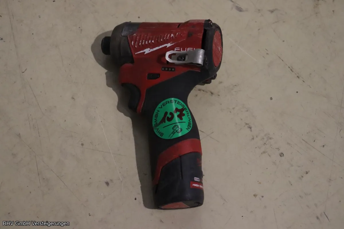 Avvitatore a impulsi a batteria Milwaukee M12 FID 2