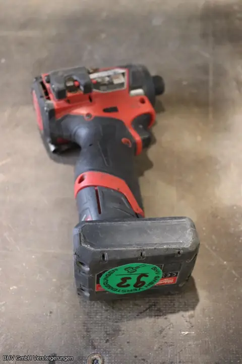 Akülü darbeli somun sıkma Milwaukee M12 FID 2