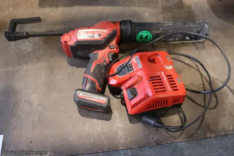 Akülü kartuş tabancası Milwaukee M12 PCG