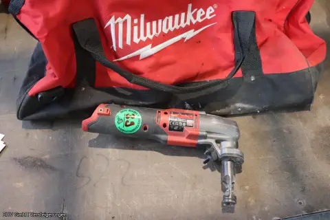 Акумуляторні ножиці Milwaukee M12 FNB16