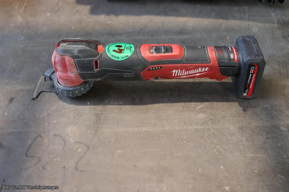 Outil multifonction à batterie Milwaukee M12 FMT