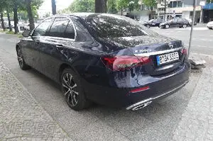 Henkilöauto Mercedes E 300 de Avantgarde ladattava hybridi
