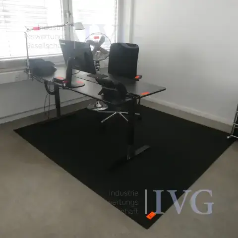 Sähköisesti korkeussäädettävä työpöytä