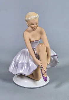 Porselen hanım - figür, heykelcik, dansçı.