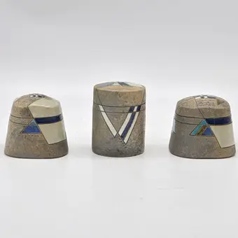 HANS PETER MADER. Üç tasarım kutu, seramik, 1994-1999.