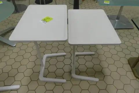 2x Vitra. - Kannettavatietokoneen pöytä, korkeussäädettävä