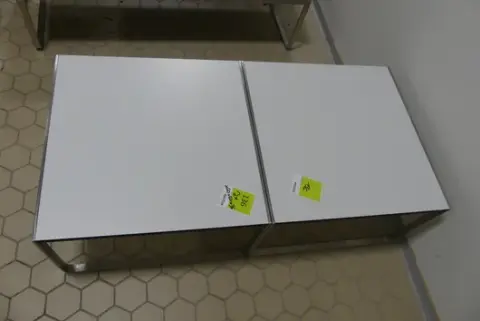 2张边桌