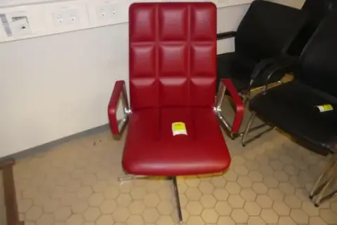 Walter Knoll - neuvottelutuoli, punainen