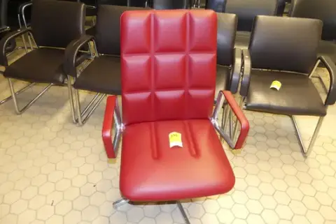 Walter Knoll - Neuvottelutuoli, punainen